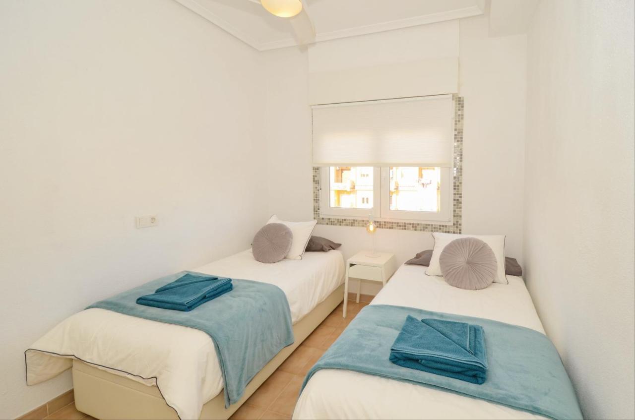 Punta Prima Pleasure Apartment Torrevieja Bagian luar foto