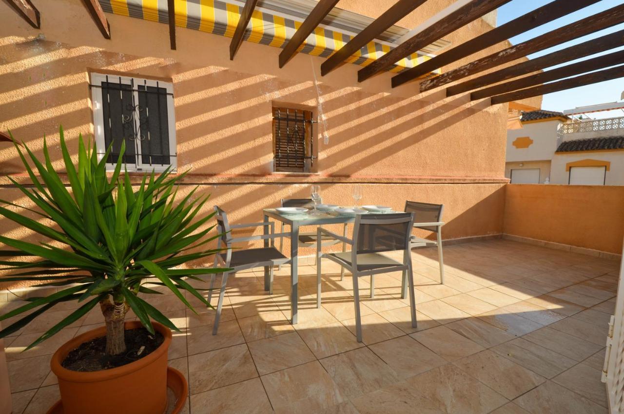 Punta Prima Pleasure Apartment Torrevieja Bagian luar foto